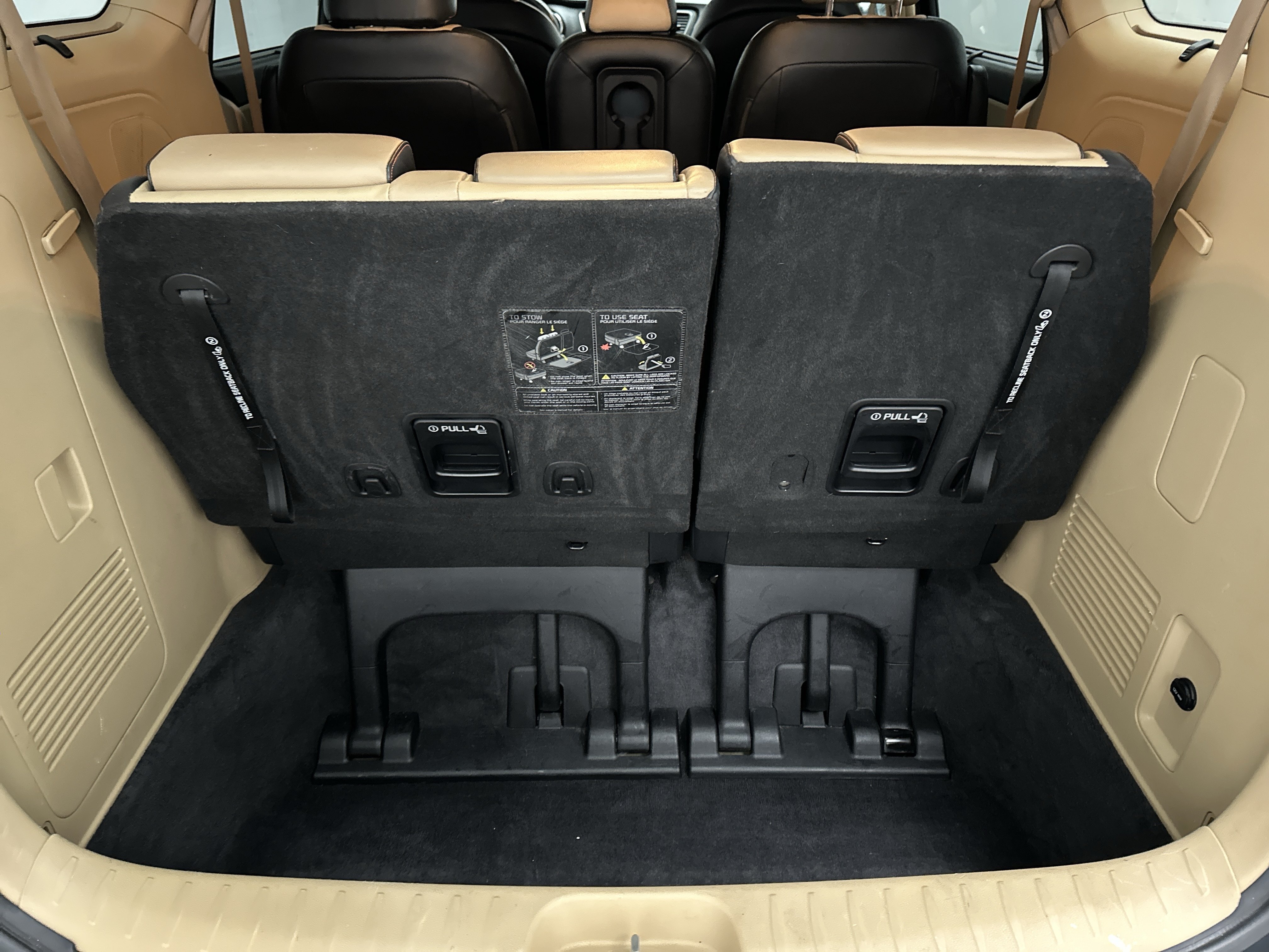 Used 2017 Kia Sedona LX w/ LX Essentials Premium Package FWD image 14