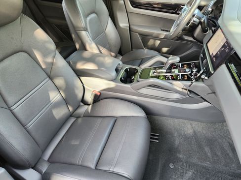Used 2020 Porsche Cayenne AWD/4WD image 6