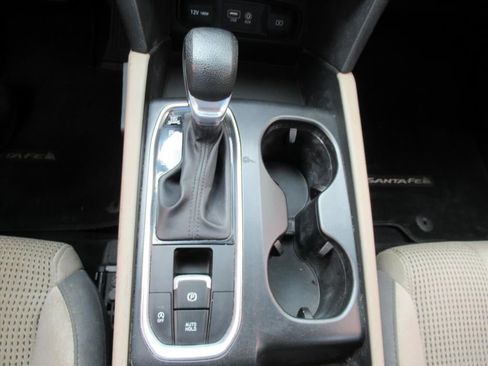 Used 2019 Hyundai Santa Fe SE FWD image 24