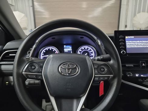 Used 2022 Toyota Camry LE image 25