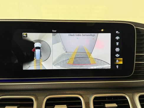 Used 2022 Mercedes-Benz GLS 450 4MATIC image 27