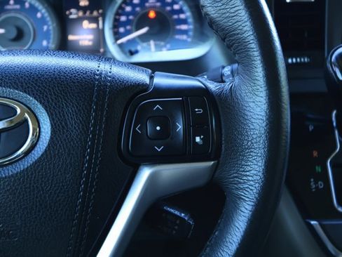 Used 2017 Toyota Sienna XLE image 14