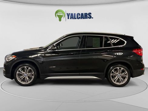 Used 2017 BMW X1 xDrive28i w/ Premium Package AWD/4WD image 2
