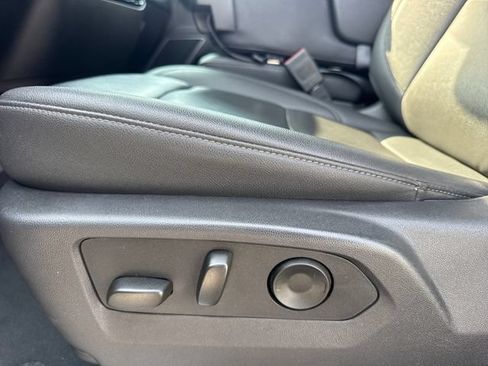 Used 2025 GMC Sierra 1500 SLT AWD/4WD image 12