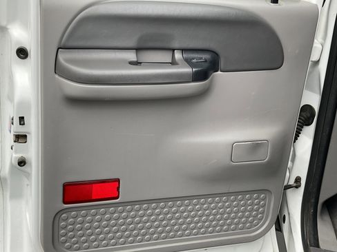 Used 1999 Ford F350 XLT image 33