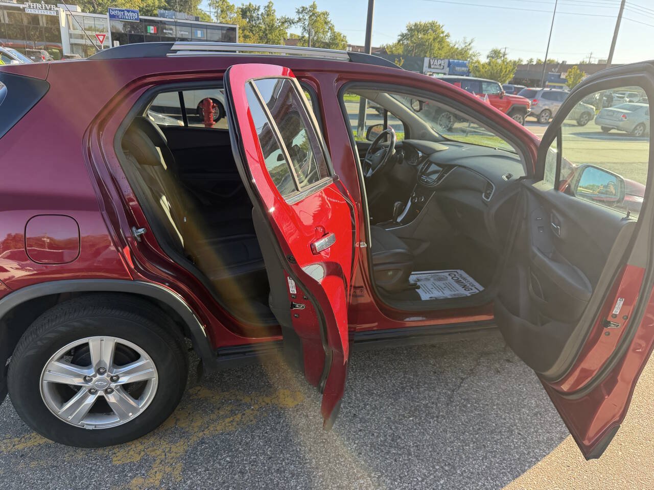 Used 2019 Chevrolet Trax LT w/ LT Convenience Package FWD image 5