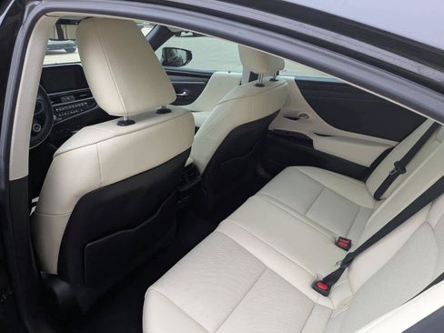 Used 2022 Lexus ES 300h image 6