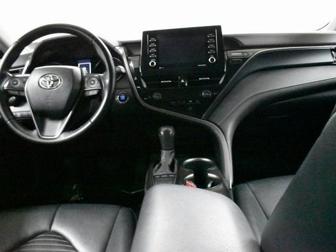 Used 2023 Toyota Camry SE image 18