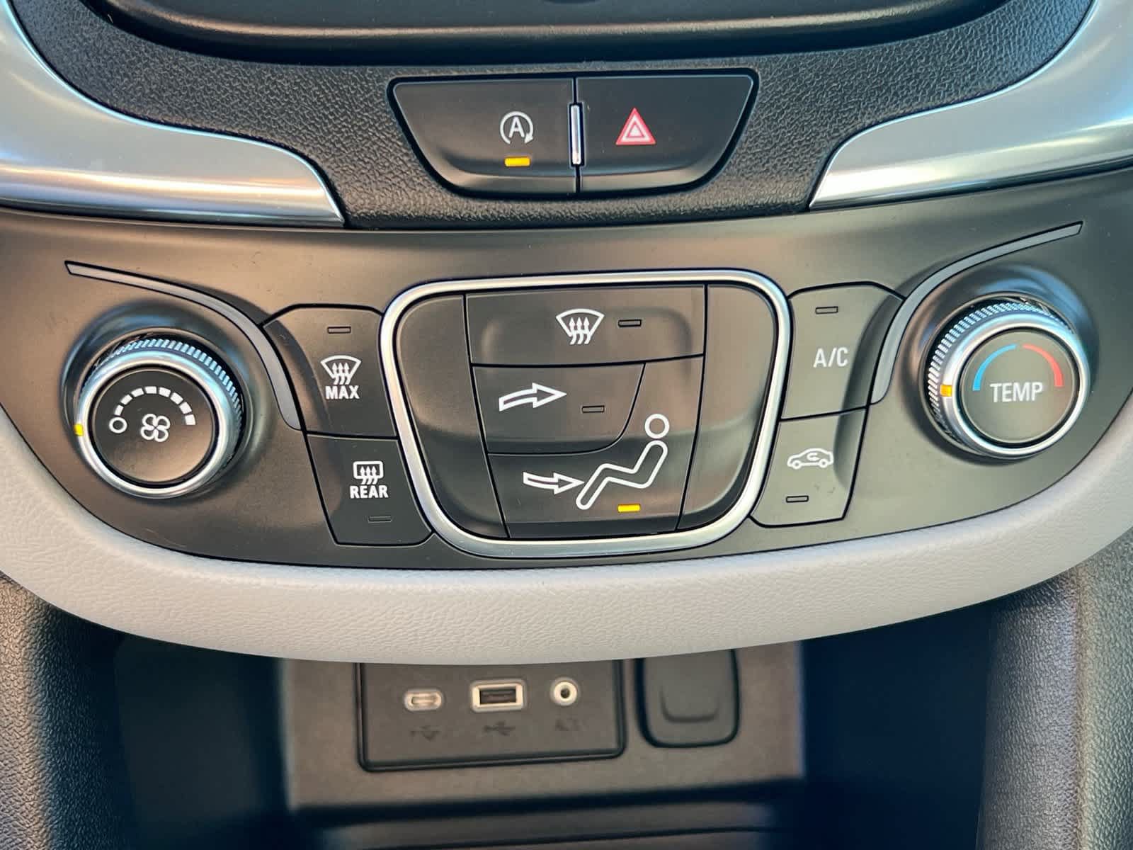 Used 2022 Chevrolet Equinox LS FWD image 35