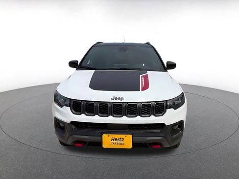 Used 2025 Jeep Compass Trailhawk AWD/4WD image 4
