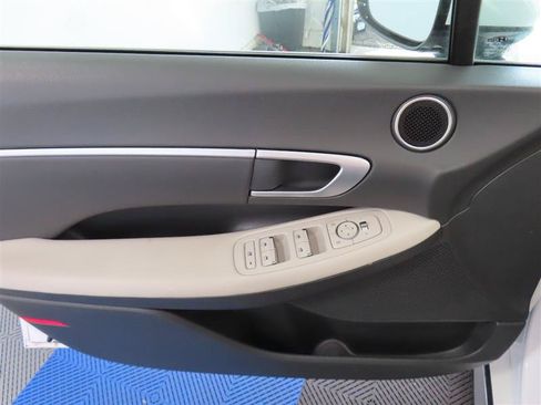 Used 2025 Hyundai Sonata SEL FWD image 14
