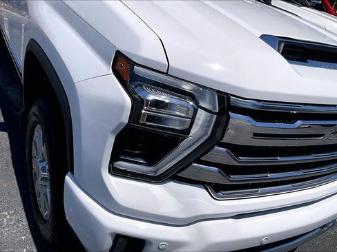 Used 2025 Chevrolet Silverado 2500 High Country w/ High Country Premium Package AWD/4WD image 27
