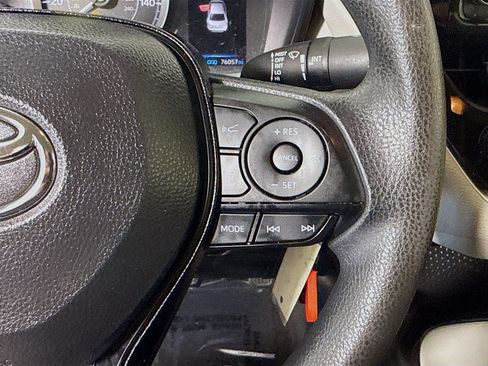 Used 2020 Toyota Corolla LE FWD image 15