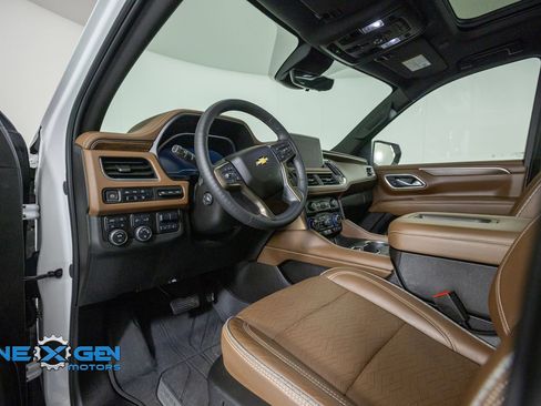 Used 2023 Chevrolet Tahoe High Country AWD/4WD image 10