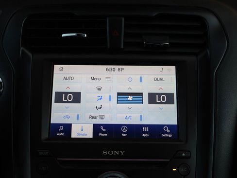 Used 2020 Ford Fusion Titanium FWD image 33