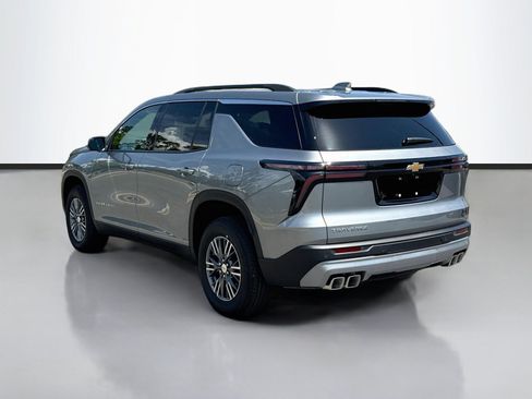 Used 2026 Chevrolet Traverse LT w/ Driver Confidence Package FWD image 5