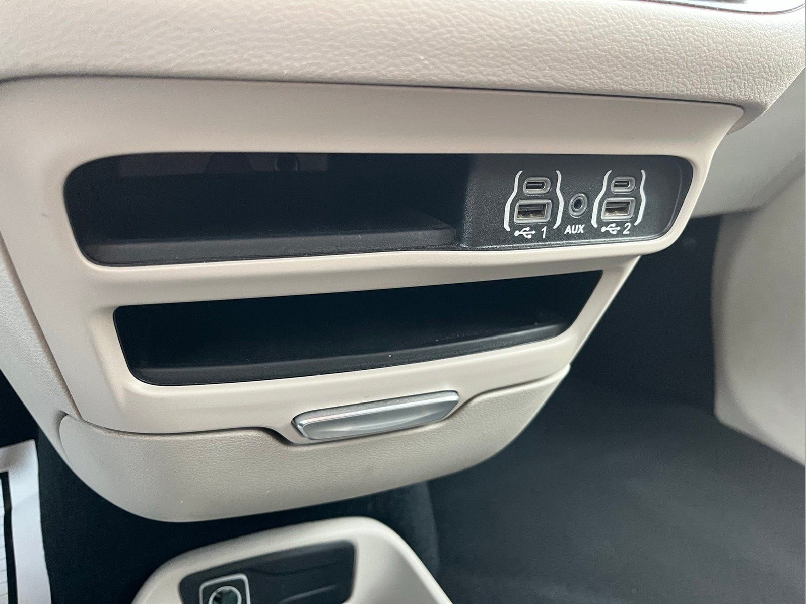 Used 2023 Chrysler Voyager LX FWD image 20