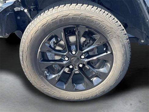 Used 2023 Jeep Gladiator Overland image 25