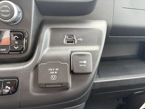 Used 2025 RAM ProMaster 2500 w/ Premium Convenience Group FWD image 32