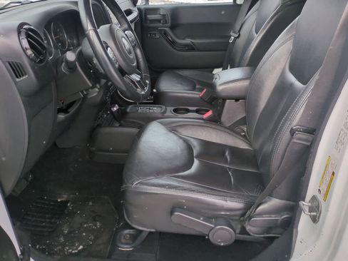 Used 2014 Jeep Wrangler Altitude image 16