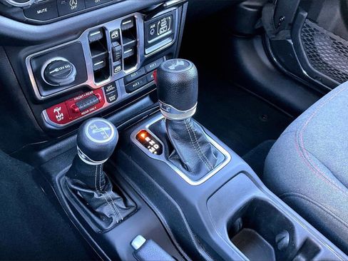 Certified 2024 Jeep Wrangler Unlimited Rubicon image 29