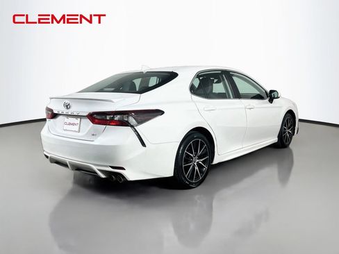 Used 2023 Toyota Camry SE w/ Convenience Package FWD image 6