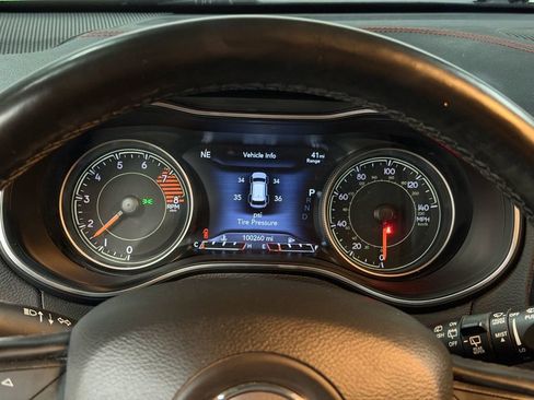 Used 2020 Jeep Cherokee Trailhawk w/ Comfort/Convenience Group image 42