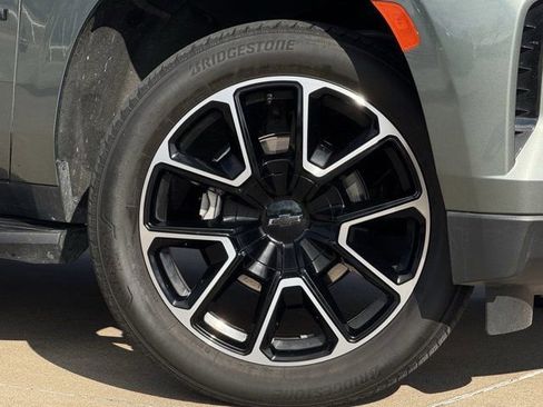 Used 2024 Chevrolet Suburban RST image 32