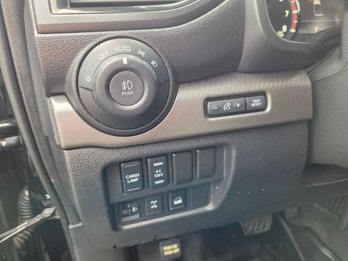 Used 2021 Nissan Titan PRO-4X w/ Pro-4x Convenience Package AWD/4WD image 12