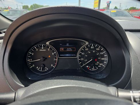 Used 2018 Nissan Altima 2.5 SR w/ SR Midnight Edition FWD image 15