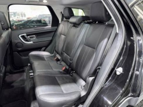 Used 2019 Land Rover Discovery Sport HSE AWD/4WD image 6