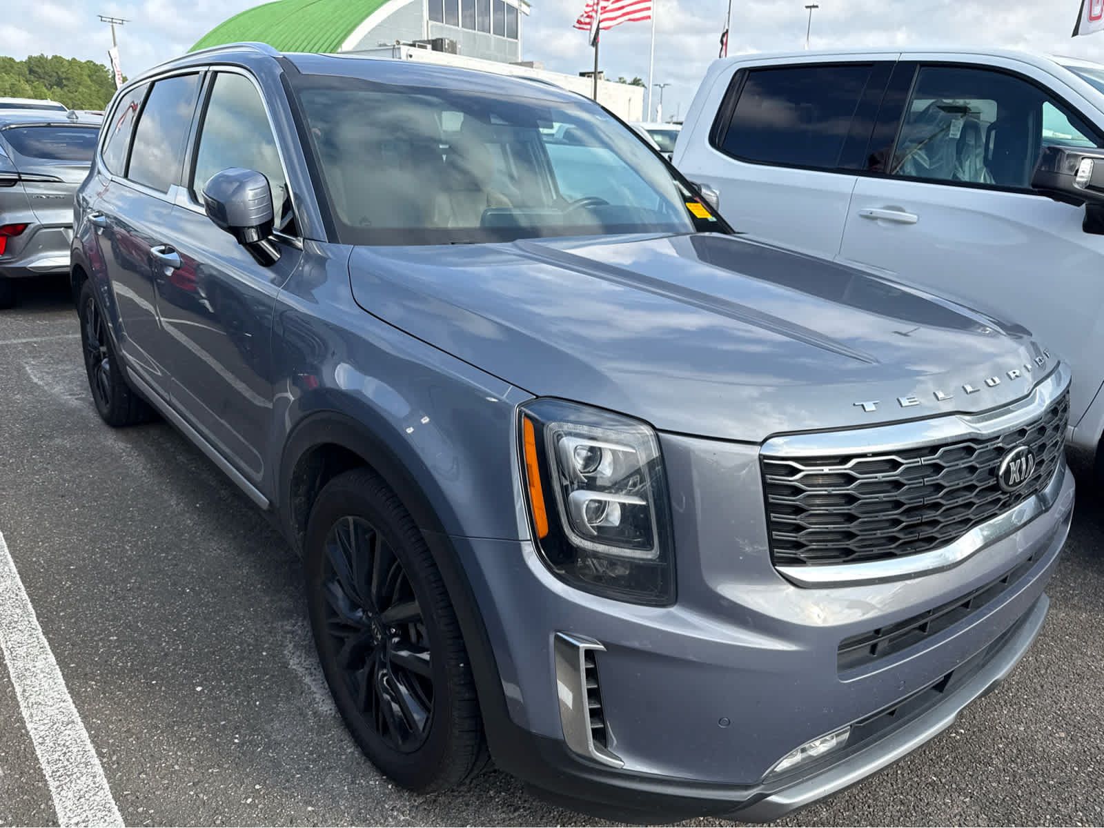 Used 2021 Kia Telluride SX w/ Towing Package FWD image 2