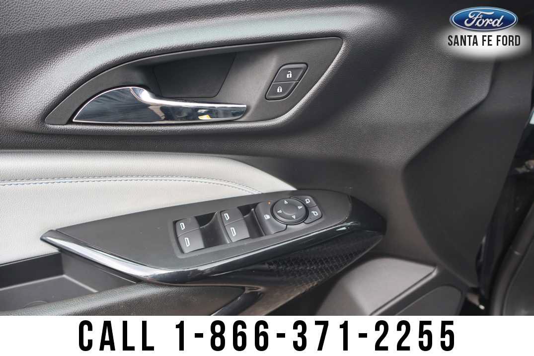 Used 2025 Chevrolet Trax LT w/ LT Convenience Package FWD image 11