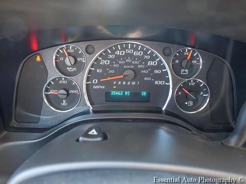 Used 2024 Chevrolet Express 3500 LT w/ LT Preferred Equipment Group RWD image 4