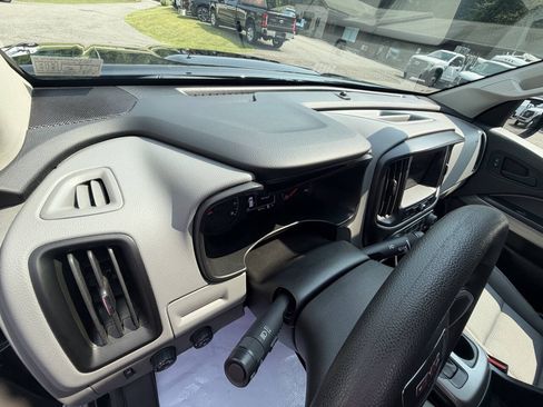 Used 2022 GMC Canyon Elevation Standard w/ Convenience Package AWD/4WD image 17