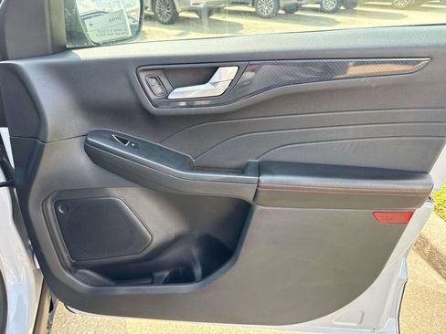 Used 2025 Ford Escape ST-Line FWD image 11