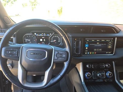 Used 2021 GMC Yukon XL Denali w/ Denali Premium Package image 15