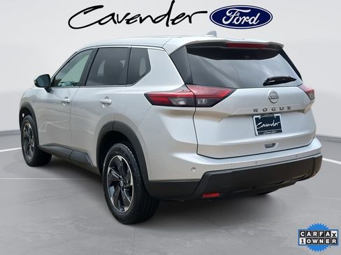 Used 2025 Nissan Rogue SV image 7