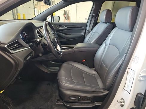 Used 2024 Buick Enclave Premium image 9