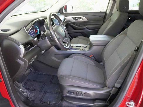 Used 2020 Chevrolet Traverse LT image 9