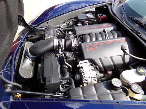 Used 2007 Chevrolet Corvette Coupe w/ Preferred Equipment Group RWD image 14
