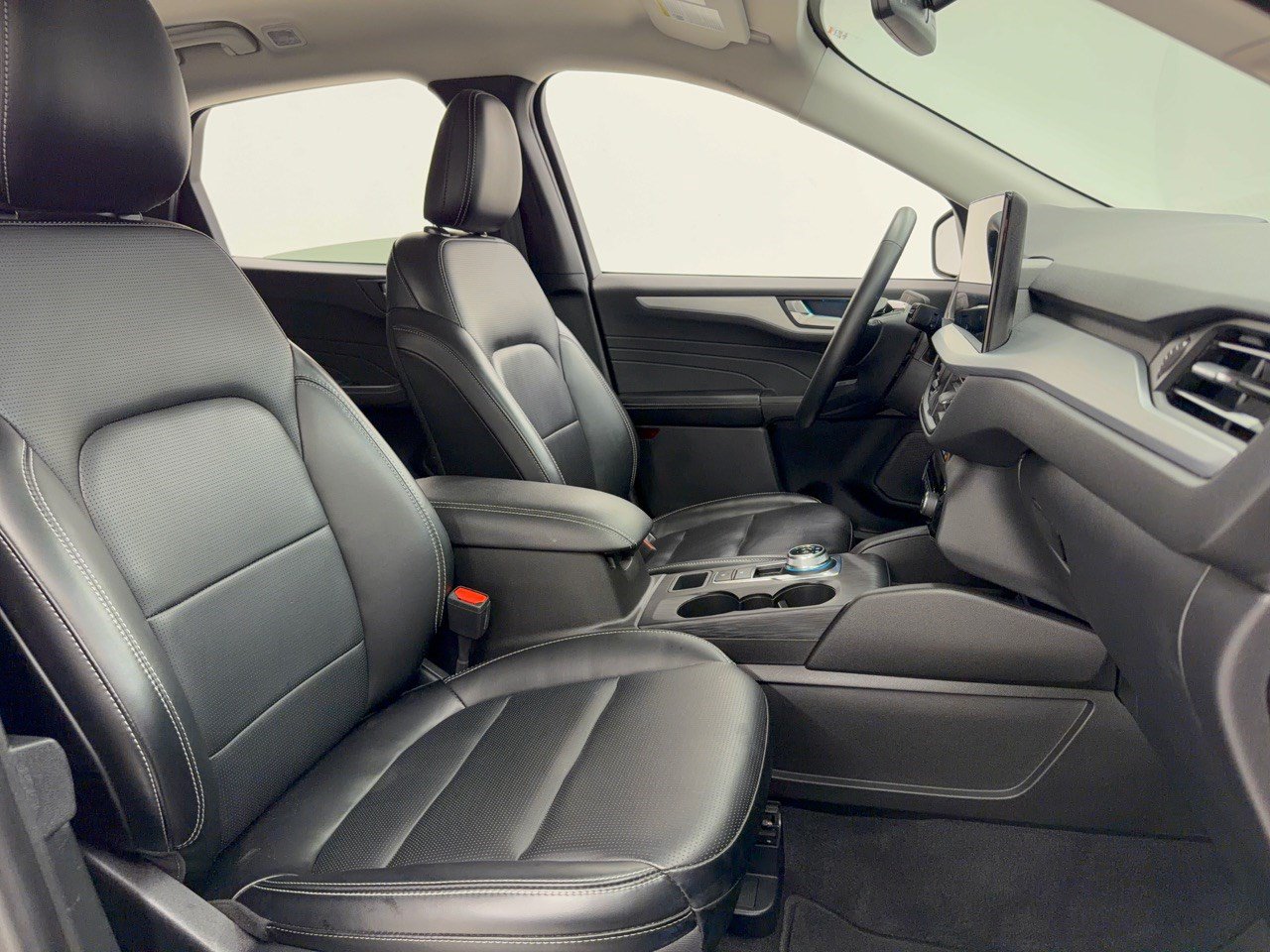 Used 2024 Ford Escape Platinum AWD/4WD image 30