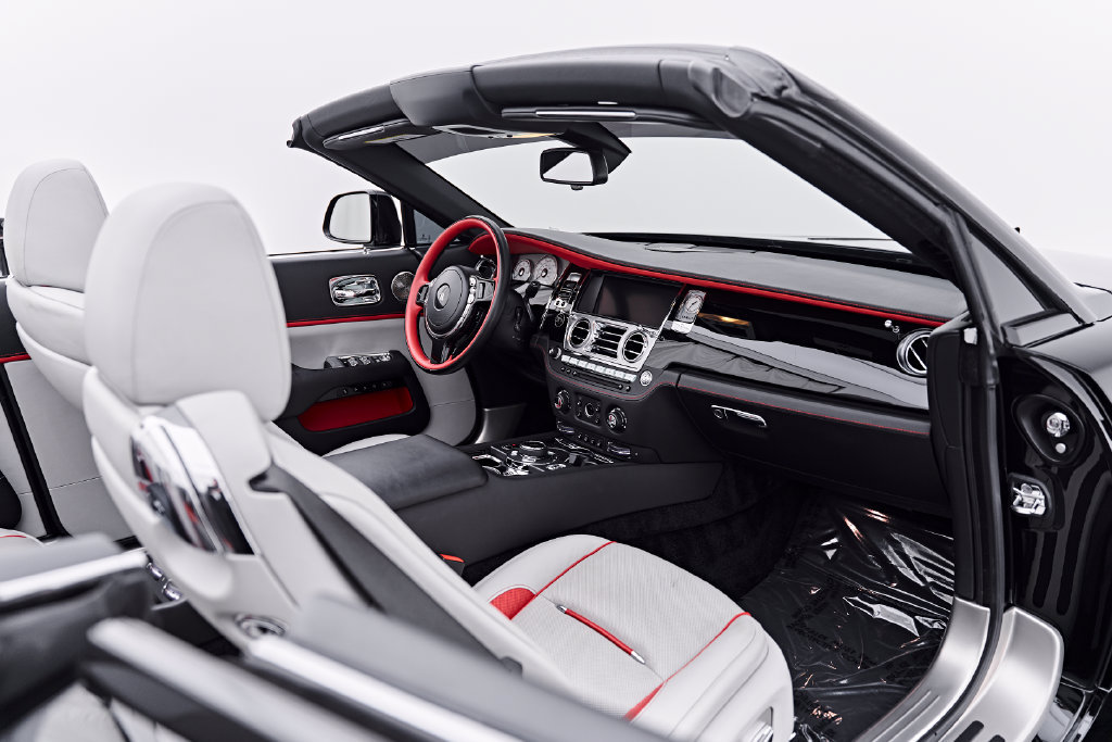 Used 2019 Rolls-Royce Dawn RWD image 35