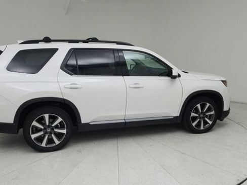 Used 2025 Honda Pilot Elite image 6