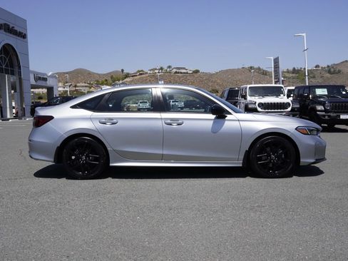 Used 2025 Honda Civic Sport image 3