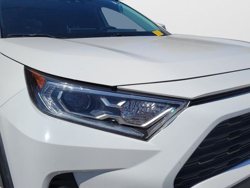 Used 2020 Toyota RAV4 XLE w/ Convenience Package AWD/4WD image 9