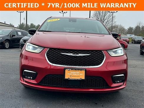 Certified 2024 Chrysler Pacifica Touring-L image 2