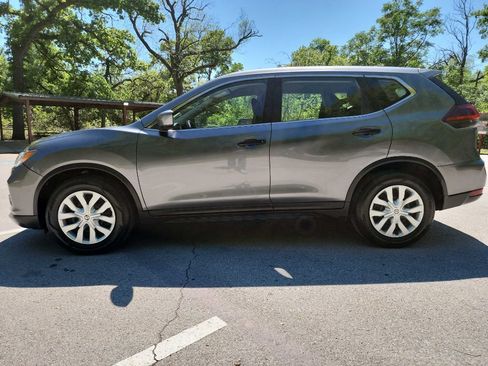 Used 2018 Nissan Rogue S FWD image 4