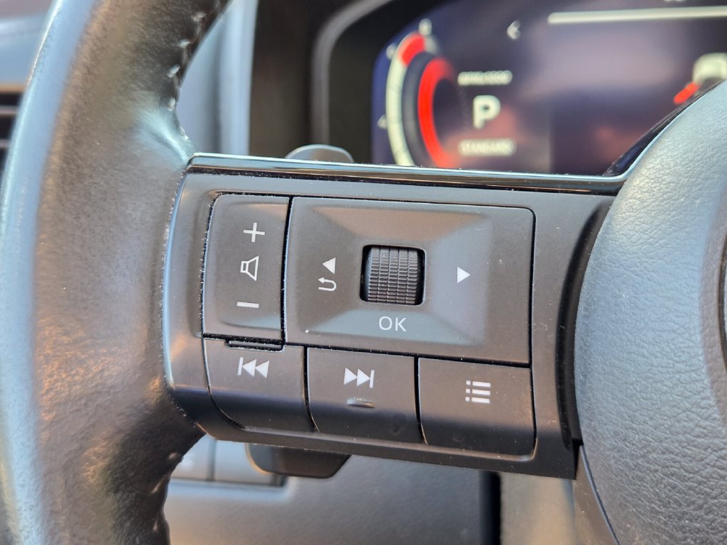 Used 2022 Nissan Rogue Platinum w/ Head-Up Display Package FWD image 25