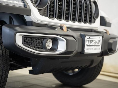 New 2026 Jeep Gladiator Overland AWD/4WD image 13